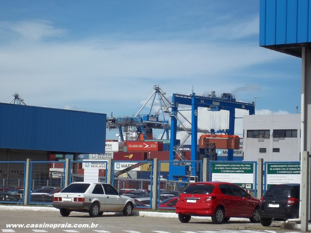 CMPC recibe 28 hectáreas en el Puerto de Río Grande para su propia terminal de celulosa Terminal de contenedores del Puerto de Río Grande, Rio Grande do Sul, Brasil. Foto ilustrativa.
