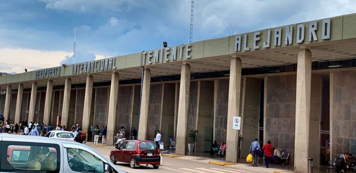 Corpac suspenderá 14 vuelos en Cusco por la visita de León XIV Fachada del aeropuerto internacional Alejandro Velasco Astete de Cusco