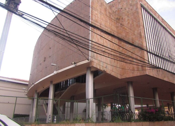 Honduras: mesa del combustible acaba sin acuerdo y sin el urbano Edificio del Congreso Nacional de Honduras en Tegucigalpa